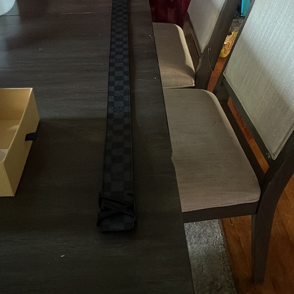 COPY - Black Louis Vuitton Damier belt with black initials - Picture 4 of 4